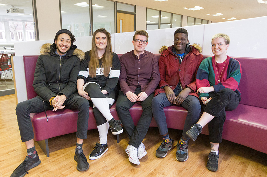 Journalism students with Andrew