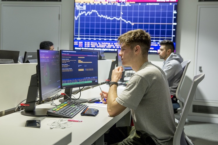 Trading Room image