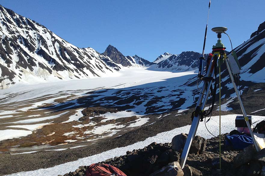 Drones monitor arctic glaciers