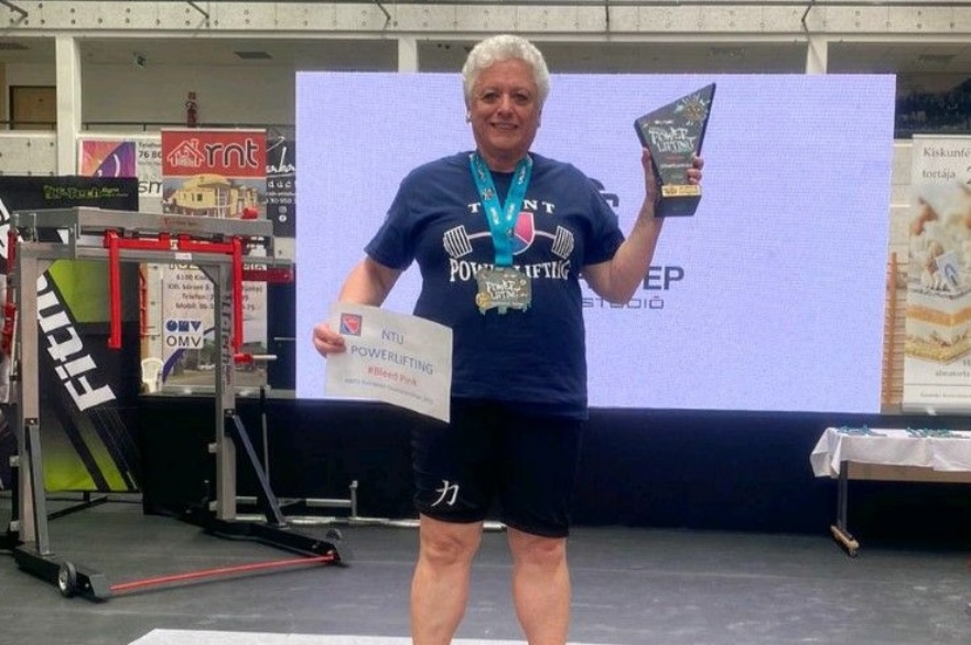 Diane Woodward Powerlifting