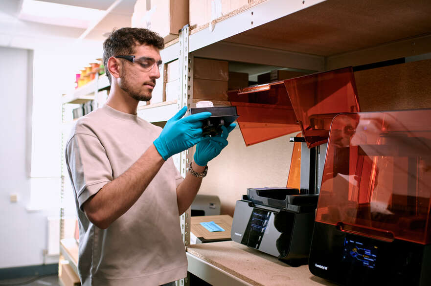 Student using Formlabs Form 3
