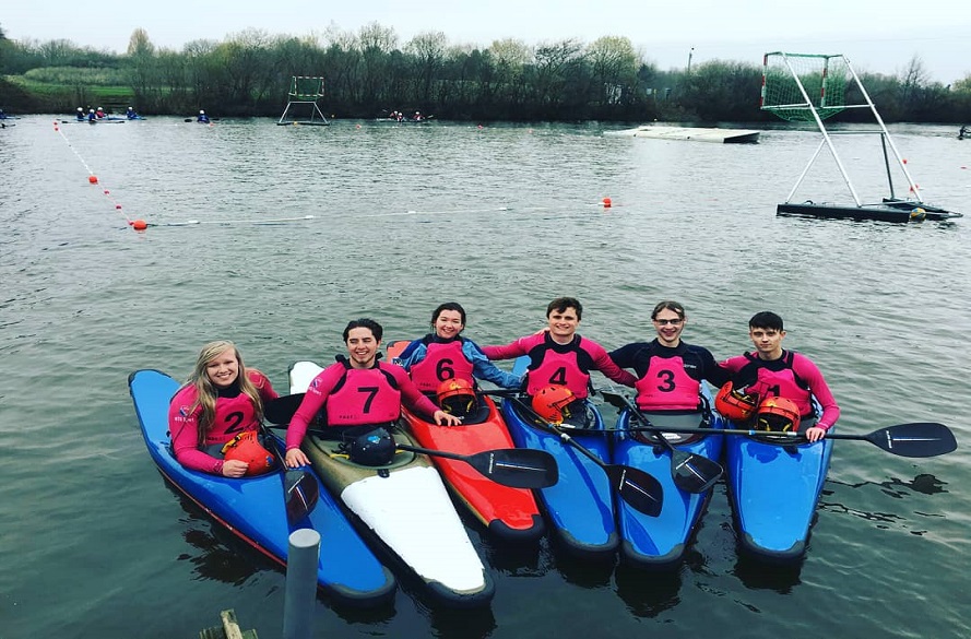 Picture of group of NTU canoe polo players