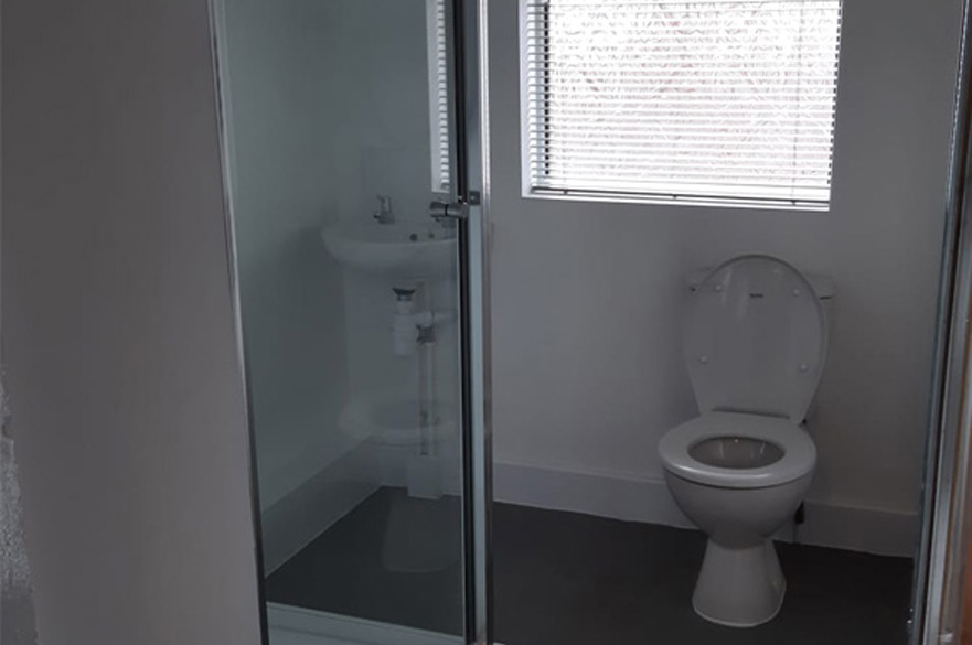 Grange Avenue bathroom image