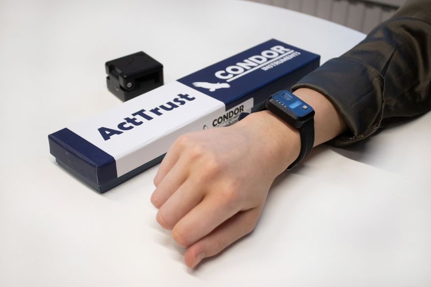 Wrist on table