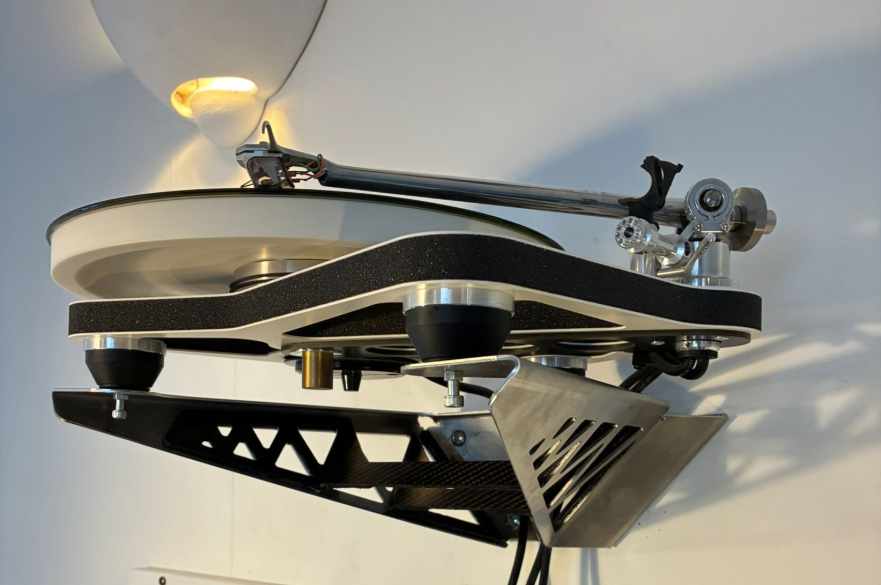 A wall bracket for a turntable.