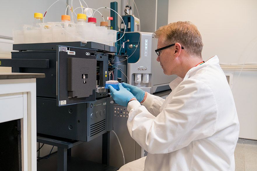 Mass spectrometer with David Boocock