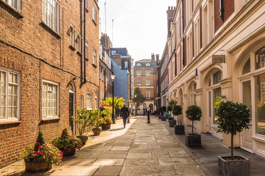 A scenic alleyway