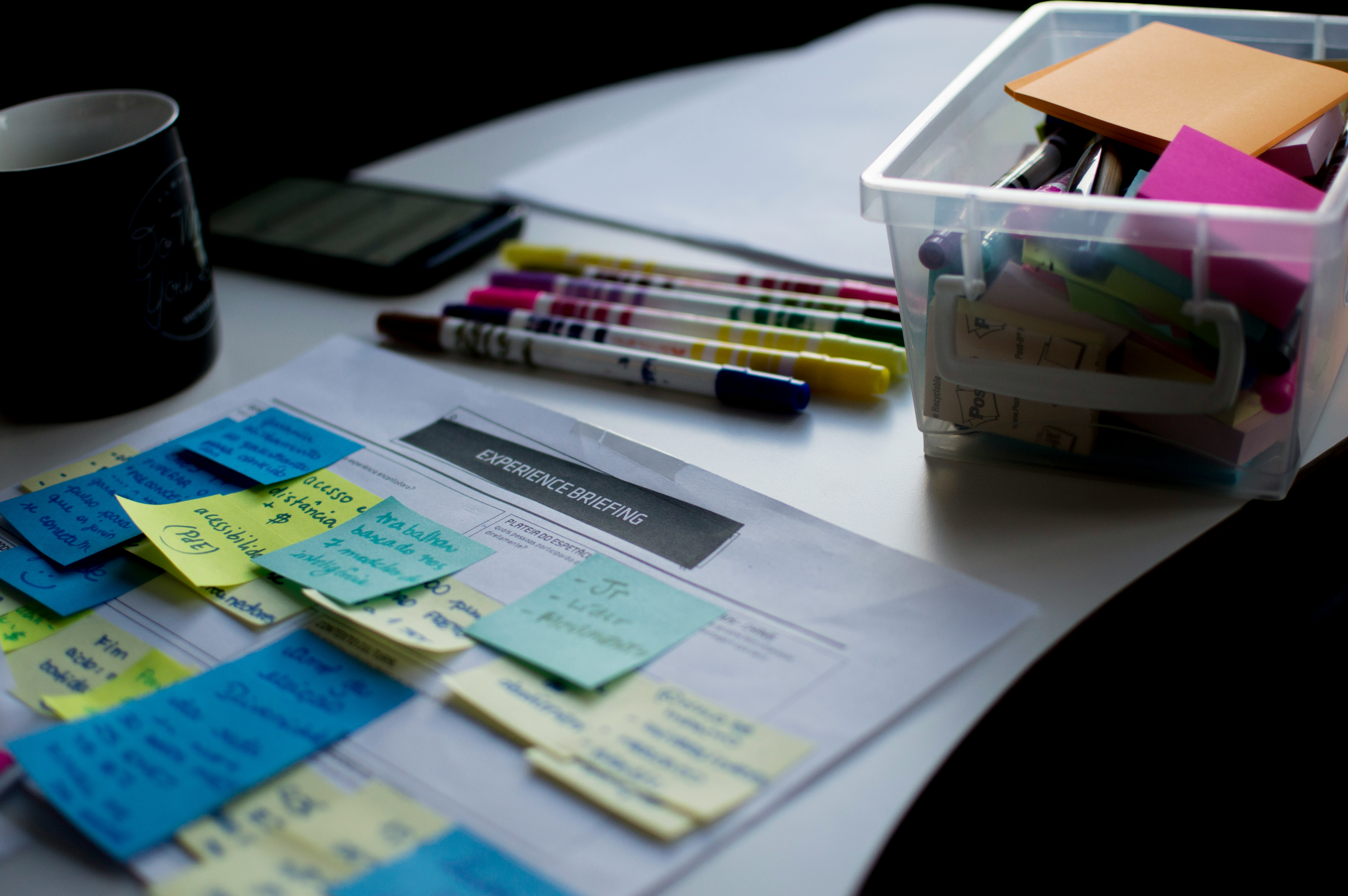 Post-it notes and pens