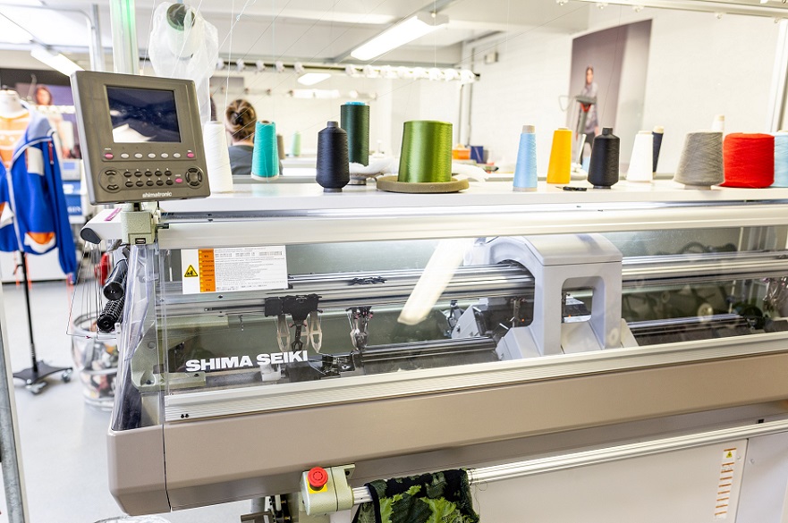 Knitting Machine