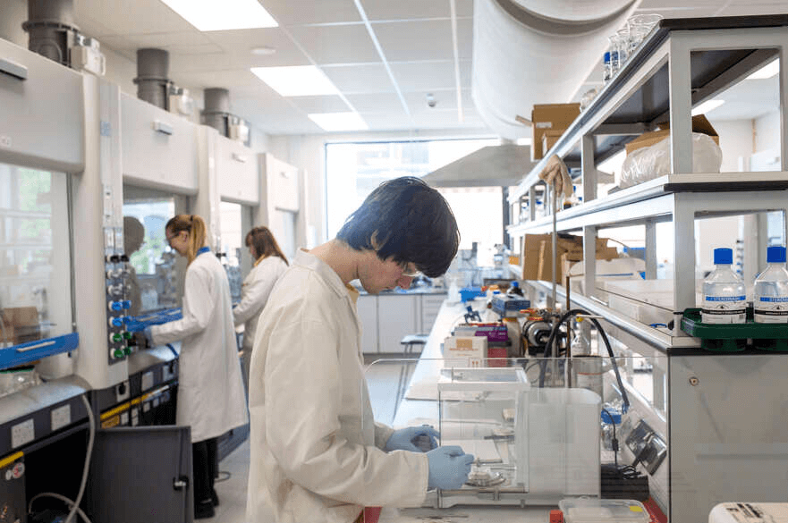 Chemistry students in the lab