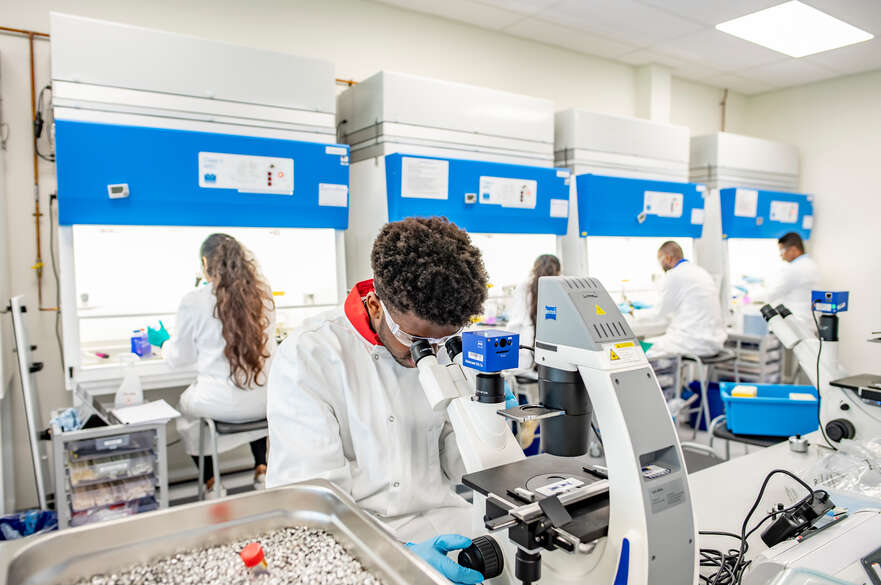 Biosciences student in ISTeC Lab