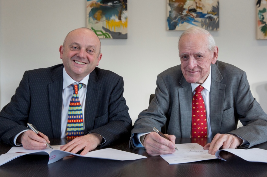 Professor Edward Peck, Vice Chancellor NTU (left) with Dr John Ellis
