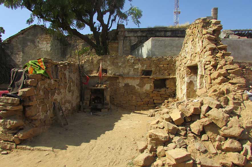 Ruins of a building