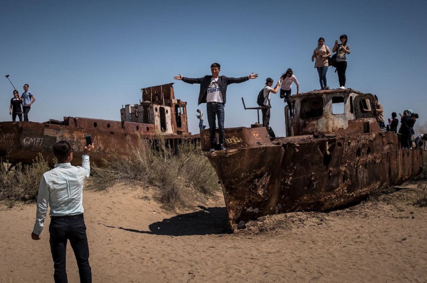 Boats in desert 5.JPG
