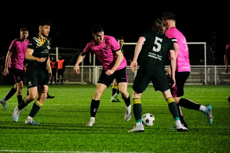 Tom Cursons playing in a varsity game versus UoN in 2023