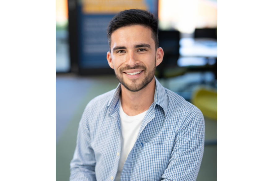 Headshot of Sebastian Hernandez